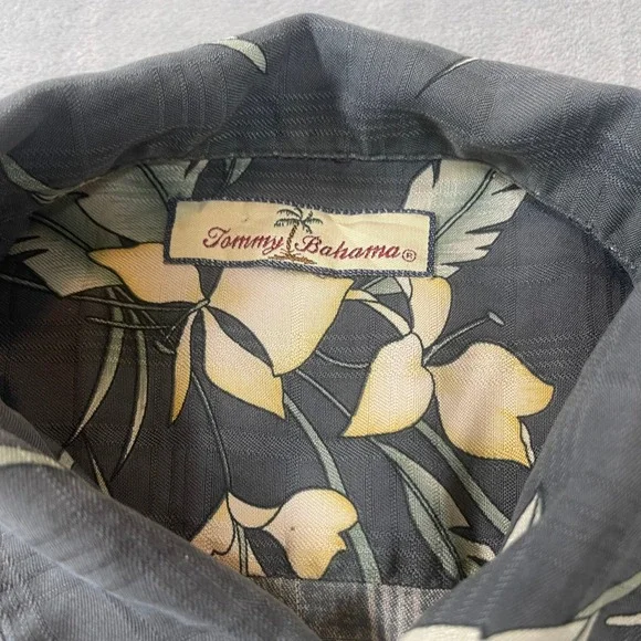 Tommy Bahama Mens Short Sleeve Button Up Shirt Size L Floral Print Palm Tree - Picture 5 of 6